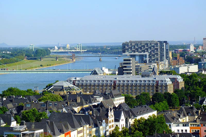 Luftansicht über das Tätigkeitsgebiet Köln, Hürth und die Region