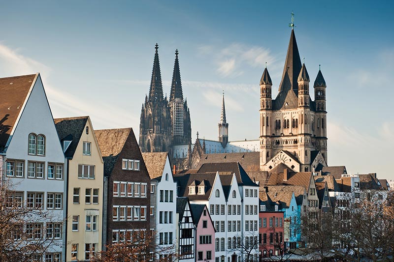 Blick auf Reihenhäuser im Verkaufsgebiet Köln-Süd